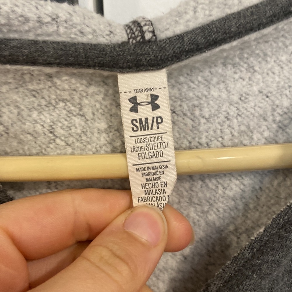 Under armour sweater - Picture 2 of 4